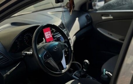 Hyundai Solaris II рестайлинг, 2011 год, 550 000 рублей, 10 фотография