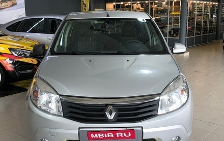 Renault Sandero I, 2013 год, 550 000 рублей, 2 фотография
