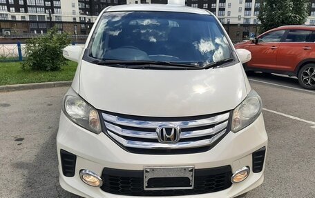 Honda Freed I, 2012 год, 1 080 000 рублей, 2 фотография