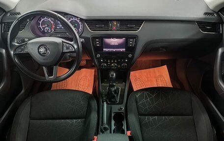 Skoda Octavia, 2019 год, 1 899 000 рублей, 9 фотография