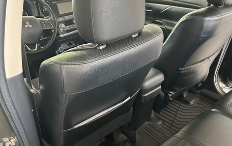 Mitsubishi Outlander III рестайлинг 3, 2016 год, 1 800 000 рублей, 1 фотография