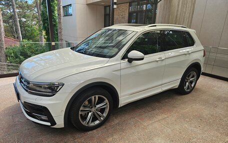 Volkswagen Tiguan II, 2019 год, 3 150 000 рублей, 2 фотография