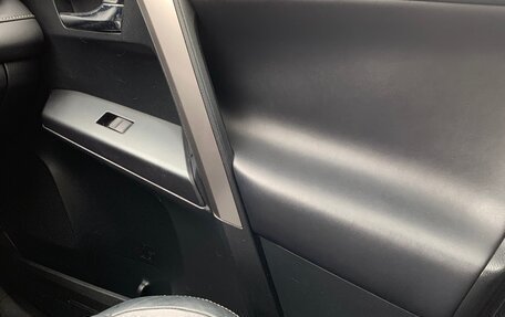 Toyota RAV4, 2017 год, 2 440 000 рублей, 2 фотография