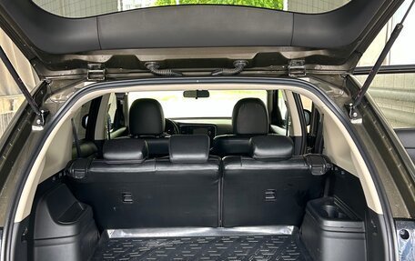 Mitsubishi Outlander III рестайлинг 3, 2016 год, 1 800 000 рублей, 2 фотография