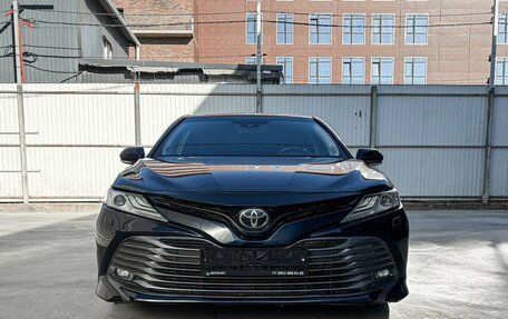 Toyota Camry, 2018 год, 1 799 000 рублей, 2 фотография