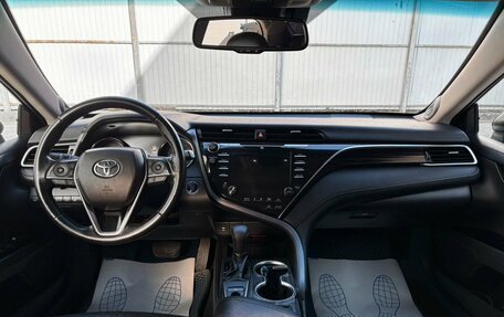 Toyota Camry, 2018 год, 1 799 000 рублей, 9 фотография