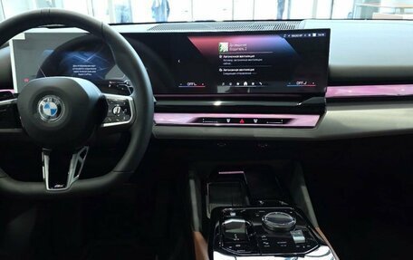 BMW 5 серия, 2025 год, 8 800 000 рублей, 12 фотография