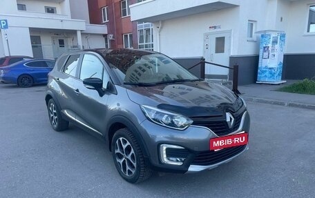Renault Kaptur I рестайлинг, 2017 год, 1 699 999 рублей, 6 фотография