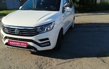 SsangYong Korando Turismo, 2018 год, 3 150 000 рублей, 21 фотография