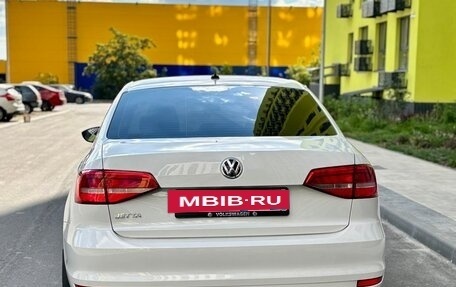 Volkswagen Jetta VI, 2015 год, 999 999 рублей, 4 фотография