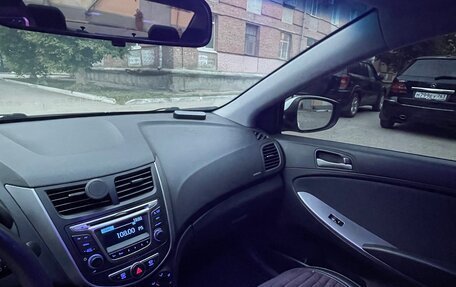 Hyundai Solaris II рестайлинг, 2016 год, 1 050 000 рублей, 6 фотография