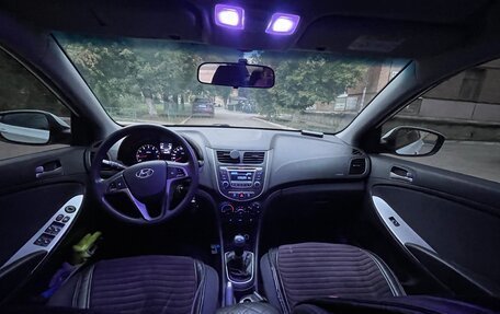 Hyundai Solaris II рестайлинг, 2016 год, 1 050 000 рублей, 7 фотография