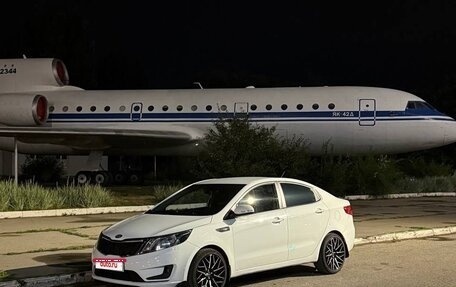 KIA Rio III рестайлинг, 2013 год, 820 000 рублей, 1 фотография