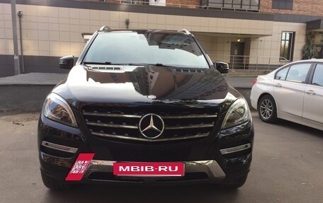 Mercedes-Benz M-Класс, 2012 год, 2 500 000 рублей, 2 фотография