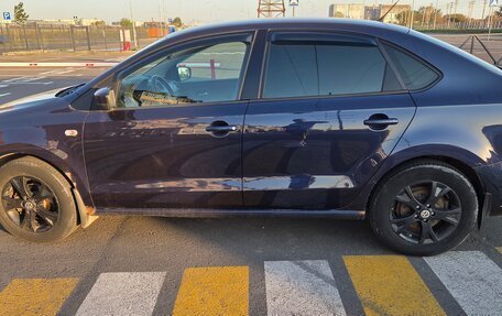 Volkswagen Polo VI (EU Market), 2011 год, 700 000 рублей, 5 фотография