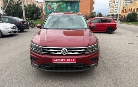 Volkswagen Tiguan II, 2019 год, 2 050 000 рублей, 1 фотография