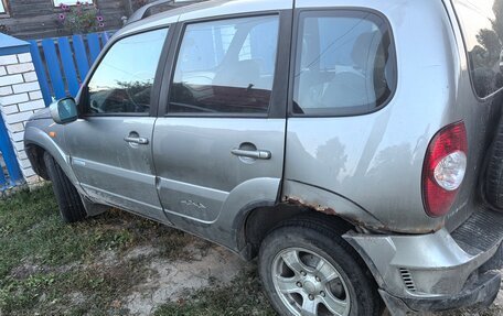 Chevrolet Niva I рестайлинг, 2011 год, 290 000 рублей, 3 фотография