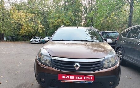 Renault Sandero I, 2013 год, 670 000 рублей, 2 фотография
