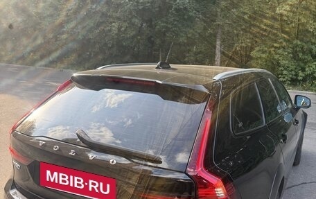 Volvo V90 Cross Country I рестайлинг, 2021 год, 4 000 000 рублей, 2 фотография