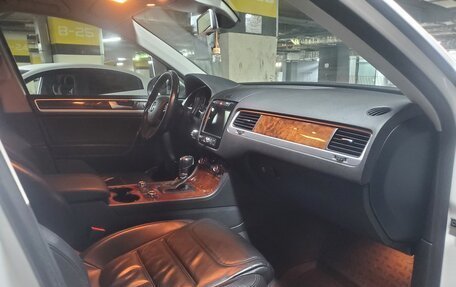 Volkswagen Touareg III, 2013 год, 2 100 000 рублей, 11 фотография