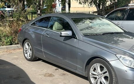 Mercedes-Benz E-Класс, 2011 год, 1 600 000 рублей, 2 фотография