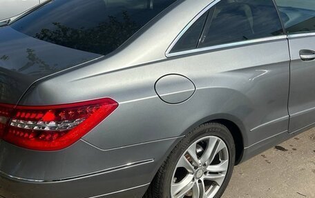 Mercedes-Benz E-Класс, 2011 год, 1 600 000 рублей, 6 фотография