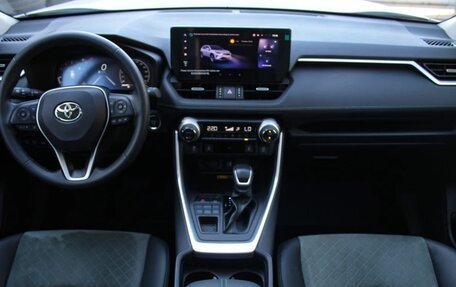 Toyota RAV4, 2024 год, 3 540 000 рублей, 4 фотография