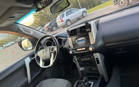 Toyota Land Cruiser Prado 150 рестайлинг 2, 2010 год, 2 500 000 рублей, 31 фотография
