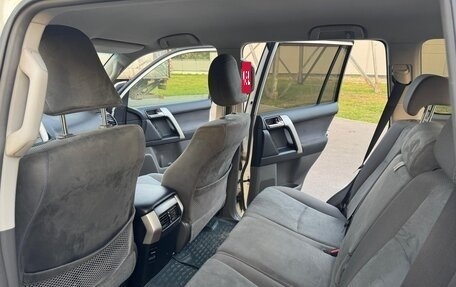 Toyota Land Cruiser Prado 150 рестайлинг 2, 2010 год, 2 500 000 рублей, 21 фотография