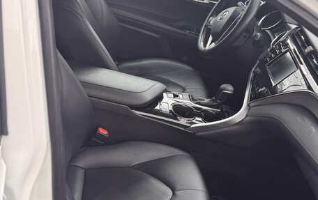 Toyota Camry, 2019 год, 1 650 000 рублей, 8 фотография