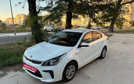 KIA Rio IV, 2018 год, 865 000 рублей, 9 фотография