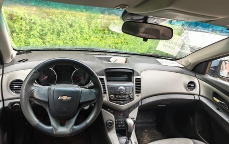 Chevrolet Cruze II, 2010 год, 520 000 рублей, 3 фотография