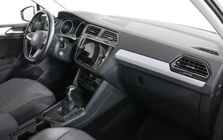 Volkswagen Tiguan II, 2020 год, 2 629 000 рублей, 10 фотография