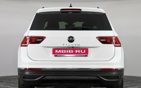 Volkswagen Tiguan II, 2020 год, 2 629 000 рублей, 6 фотография