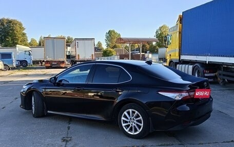 Toyota Camry, 2021 год, 2 400 000 рублей, 4 фотография