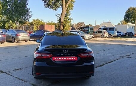 Toyota Camry, 2021 год, 2 400 000 рублей, 5 фотография
