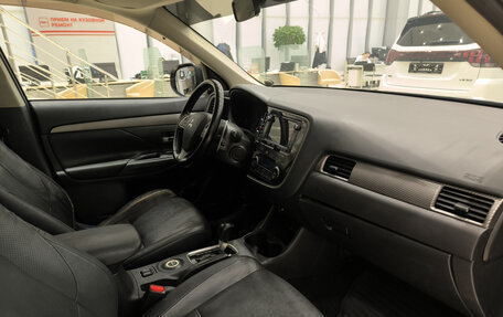 Mitsubishi Outlander III рестайлинг 3, 2012 год, 1 099 000 рублей, 15 фотография