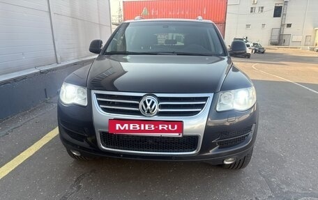 Volkswagen Touareg III, 2008 год, 1 570 000 рублей, 2 фотография