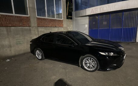 Toyota Camry, 2019 год, 2 100 000 рублей, 3 фотография