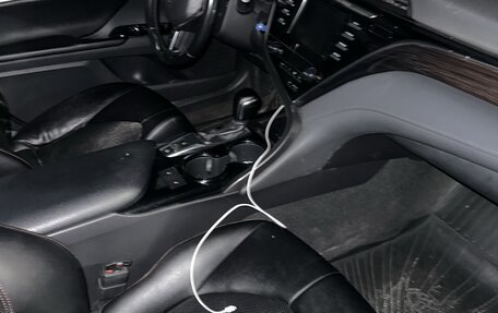 Toyota Camry, 2019 год, 2 100 000 рублей, 8 фотография