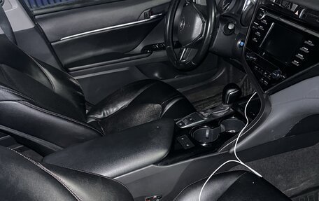 Toyota Camry, 2019 год, 2 100 000 рублей, 9 фотография