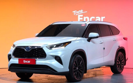 Toyota Highlander, 2023 год, 4 661 355 рублей, 1 фотография