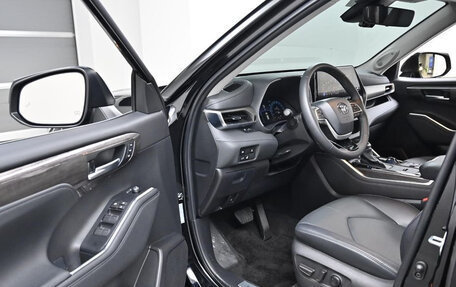 Toyota Highlander, 2023 год, 4 577 608 рублей, 14 фотография