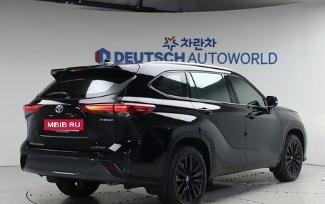 Toyota Highlander, 2023 год, 4 577 608 рублей, 2 фотография
