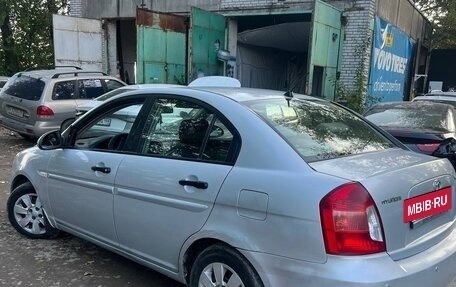 Hyundai Verna II, 2006 год, 235 000 рублей, 3 фотография