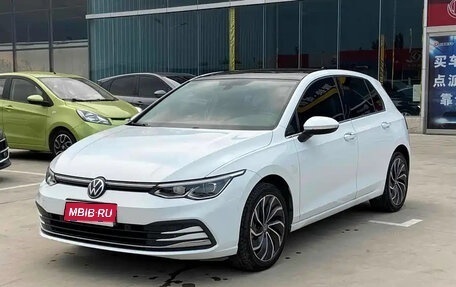 Volkswagen Golf VIII, 2021 год, 1 650 000 рублей, 1 фотография