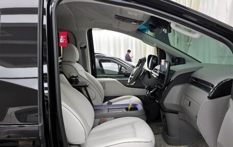 Hyundai Staria, 2023 год, 4 300 000 рублей, 12 фотография