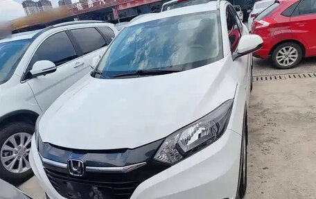 Honda Vezel, 2017 год, 1 228 000 рублей, 2 фотография