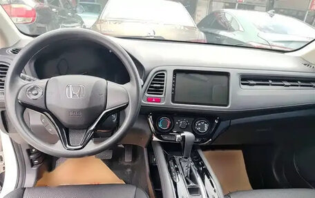 Honda Vezel, 2017 год, 1 228 000 рублей, 10 фотография