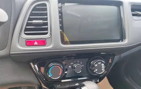 Honda Vezel, 2017 год, 1 228 000 рублей, 13 фотография